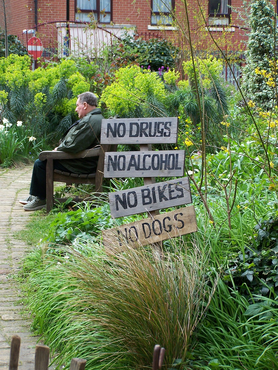 sign garden no free photo