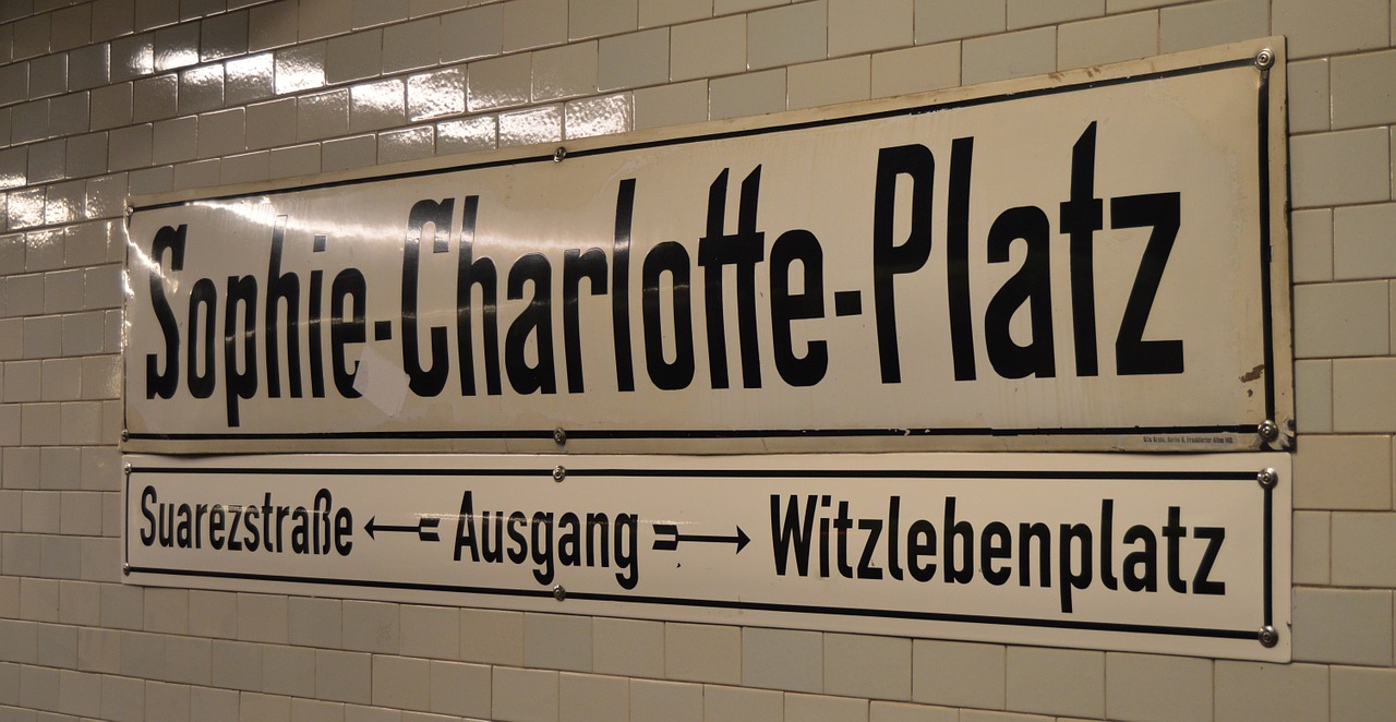 sign berlin ubahn free photo