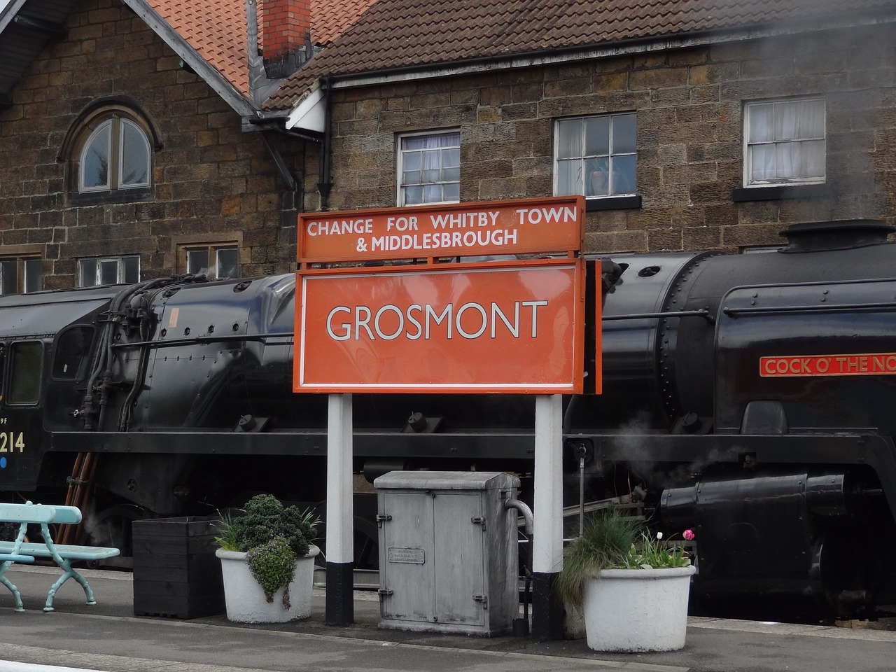 sign north yorks railway engine free photo