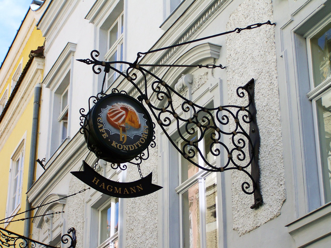 signboard krems the historical center free photo