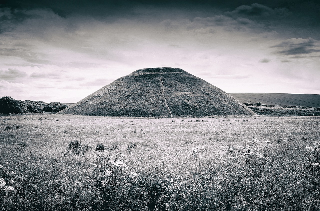 silbury hill  avebury  neolithic free photo