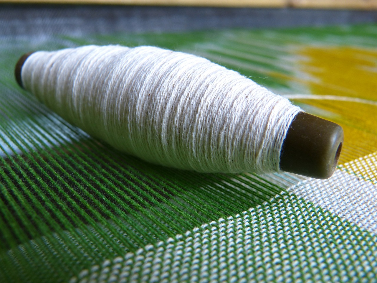 silk yarn thread spool free photo