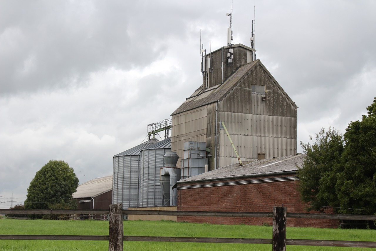 silo farm bauer free photo