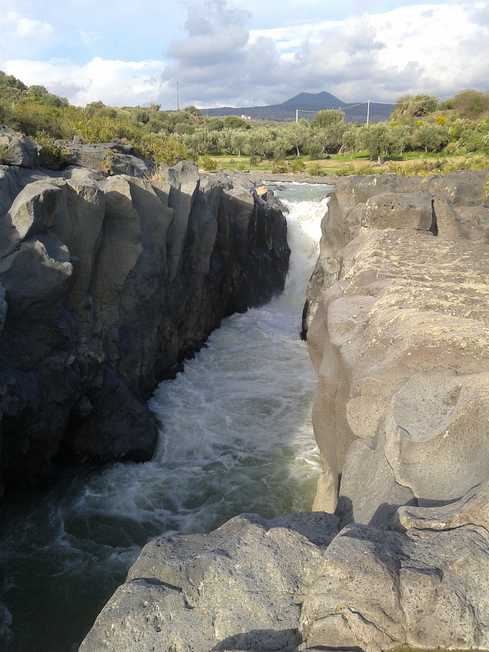 simeto river ponte dei saraceni adrano free photo
