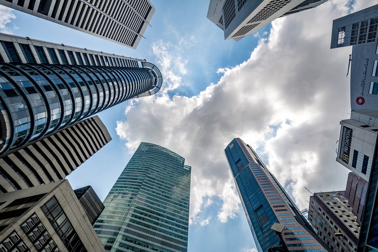 singapore skyscraper cloud free photo