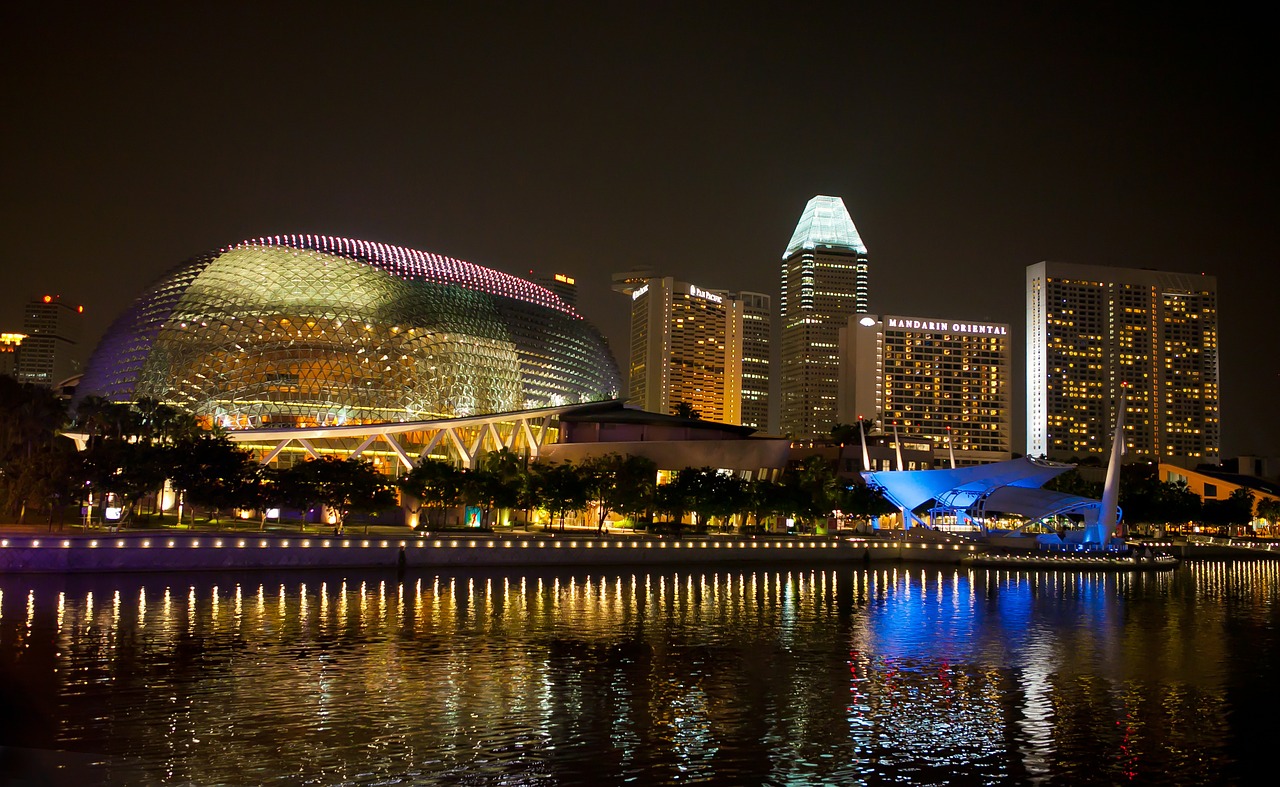 singapore commercial night view free photo