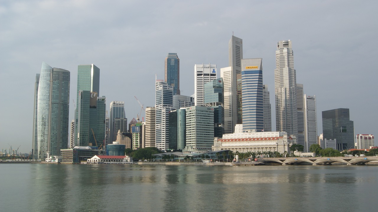 singapore skyline early morning free photo