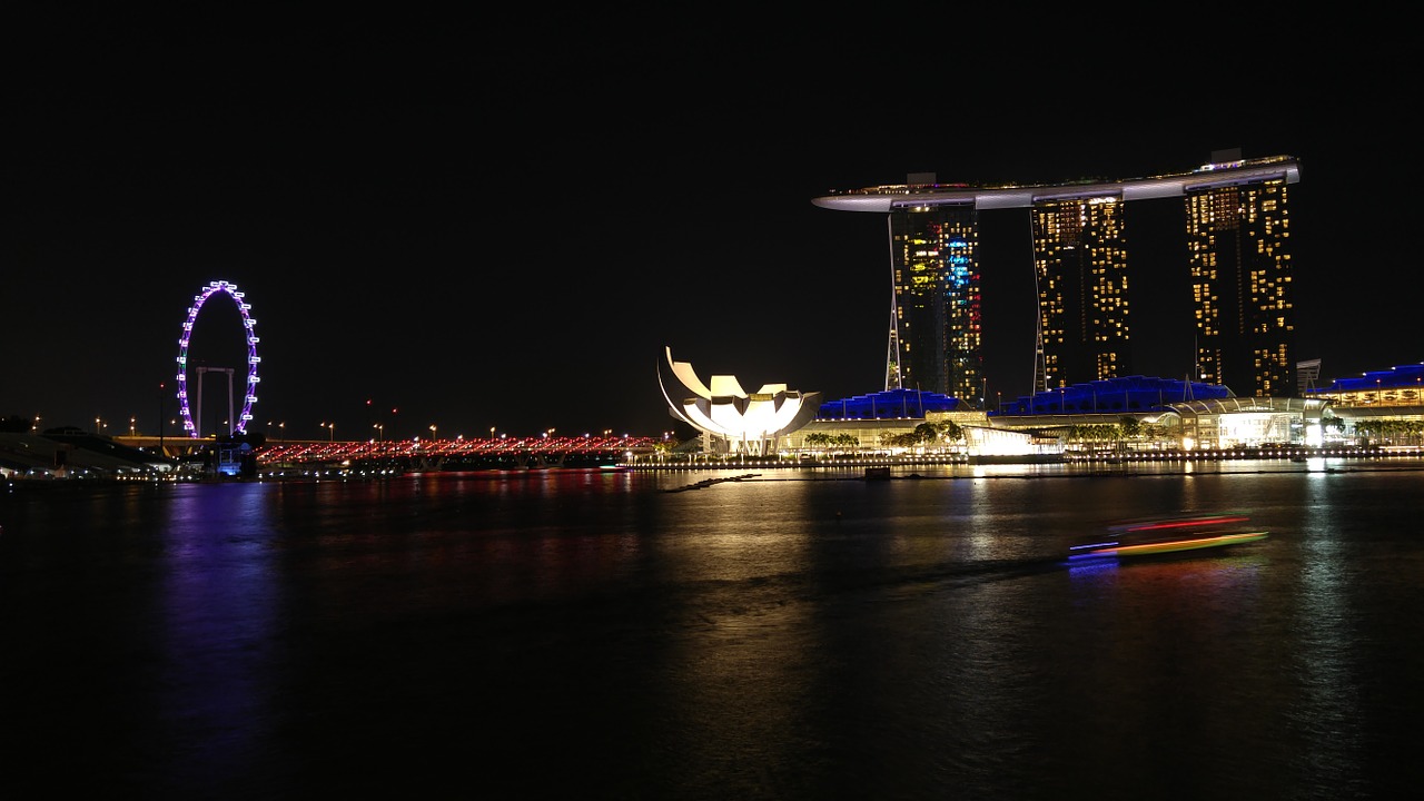 singapore night architecture free photo