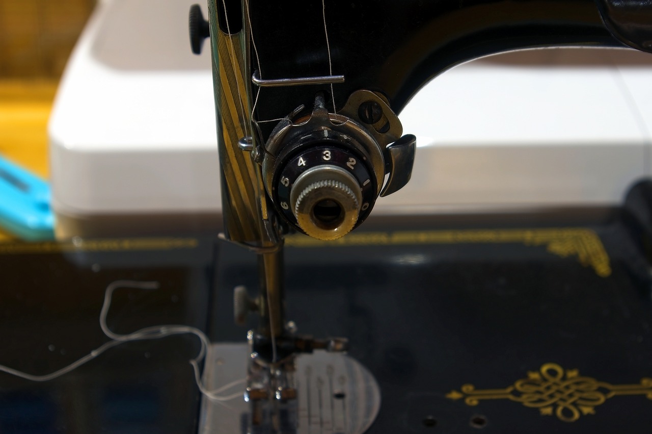 singer controls  sewing  antique free photo