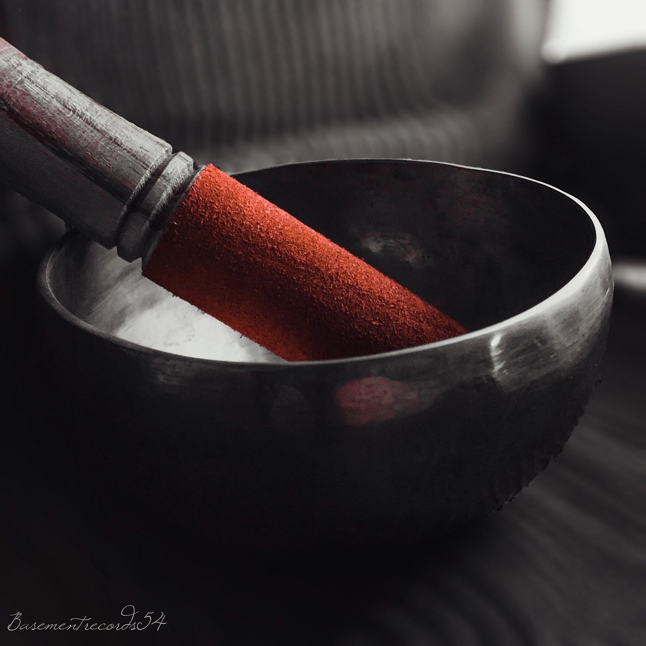 singing bowl color red free photo