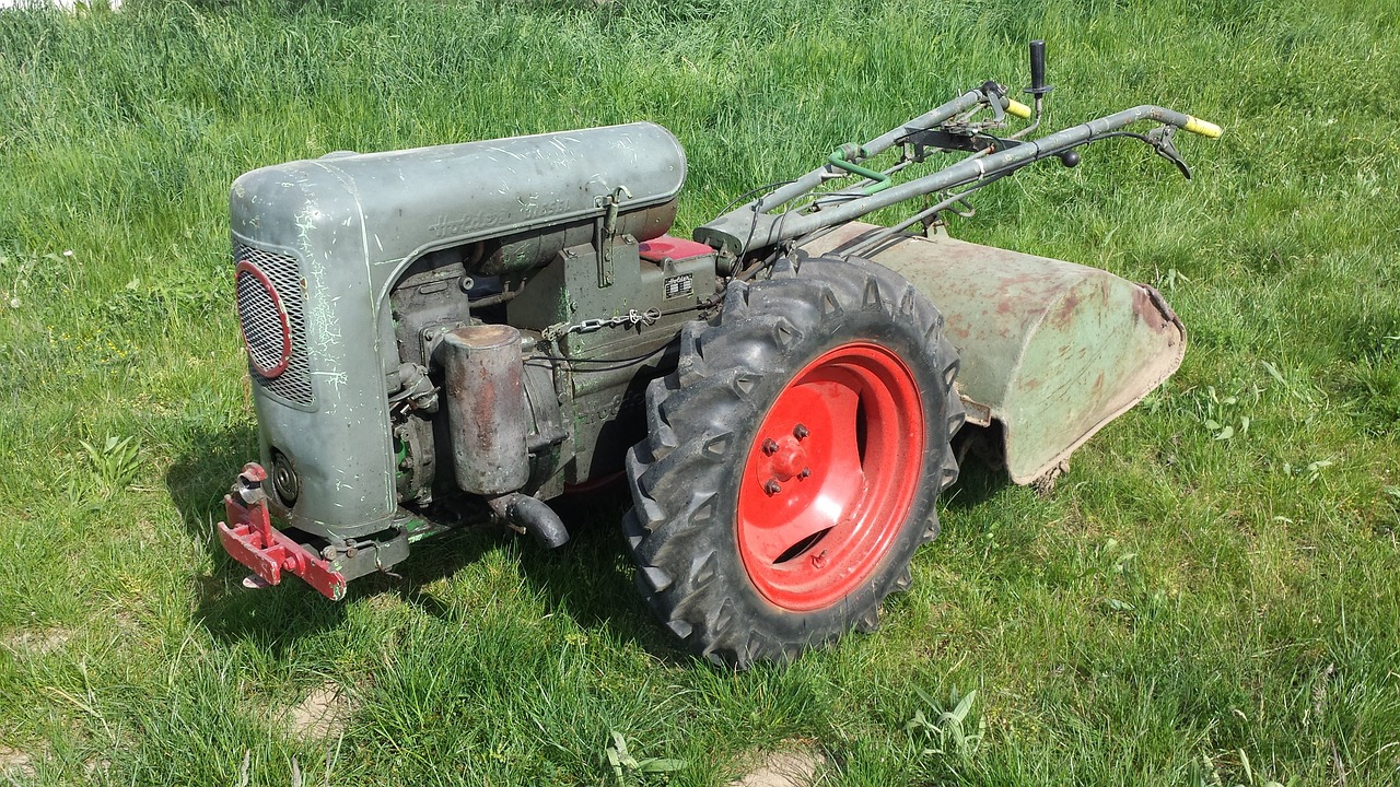 single axle tractor oldtimer free photo