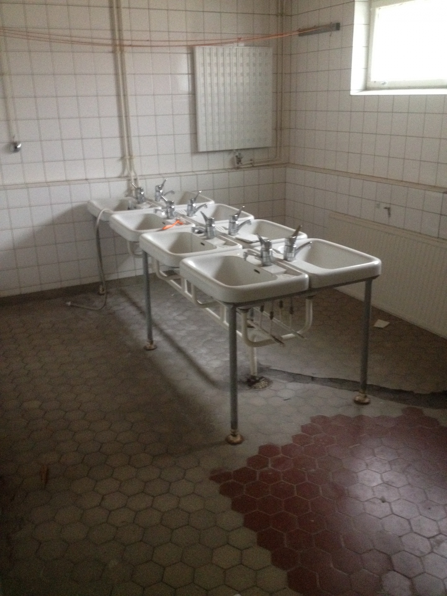 sink bathroom deserted free photo