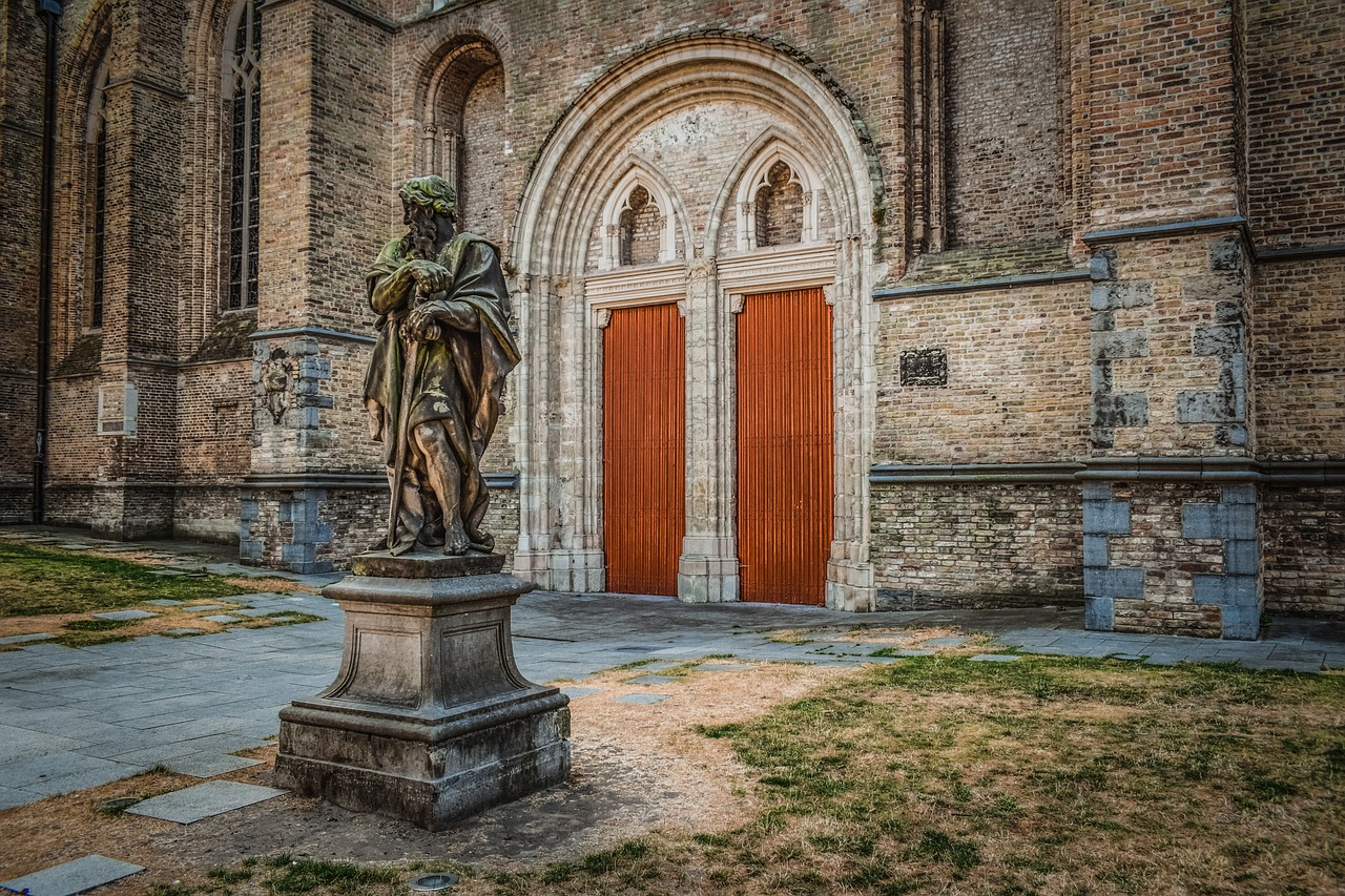 sint-salvatorskathedraal  brugge  church free photo