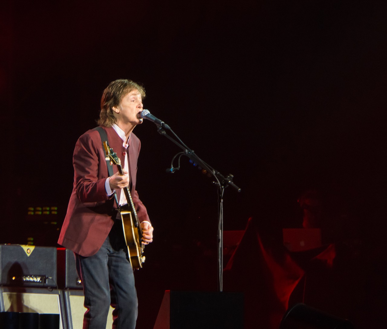 sir paul mccartney concert esprit arena free photo