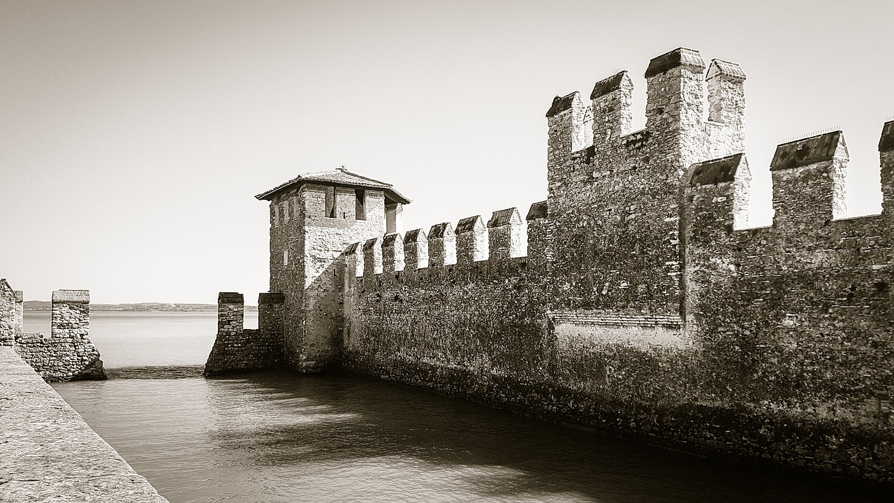 sirmione  garda  lago di garda free photo