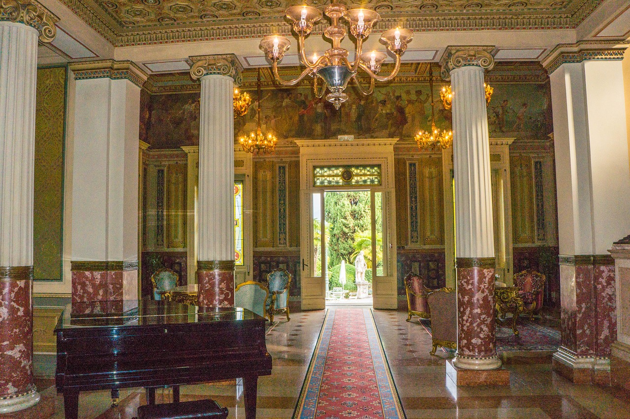 sirmione villa cortine palace piano free photo