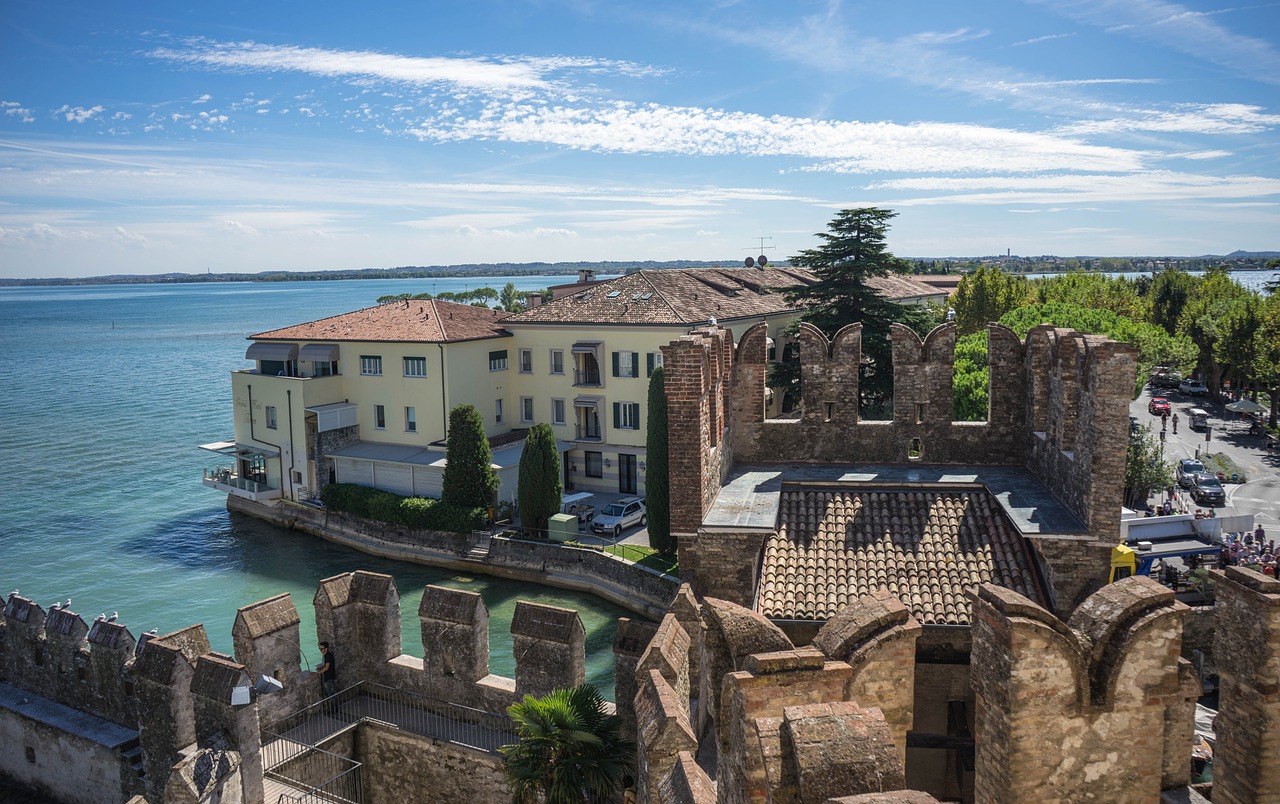 sirmione lake garda architecture free photo