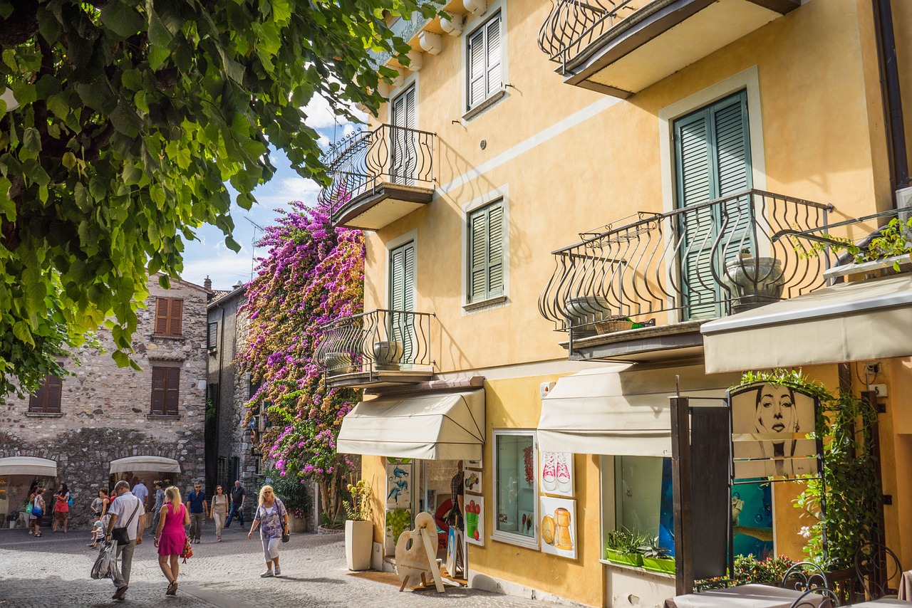 sirmione lake garda architecture free photo