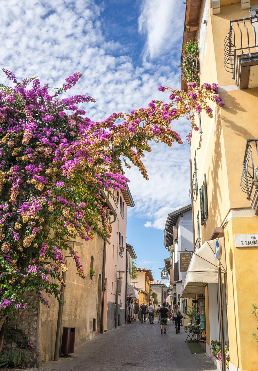 sirmione lake garda architecture free photo