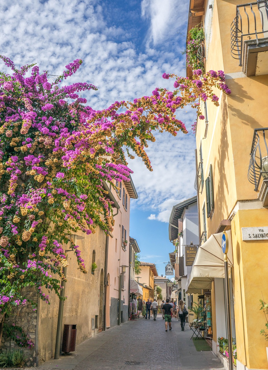 sirmione lake garda architecture free photo