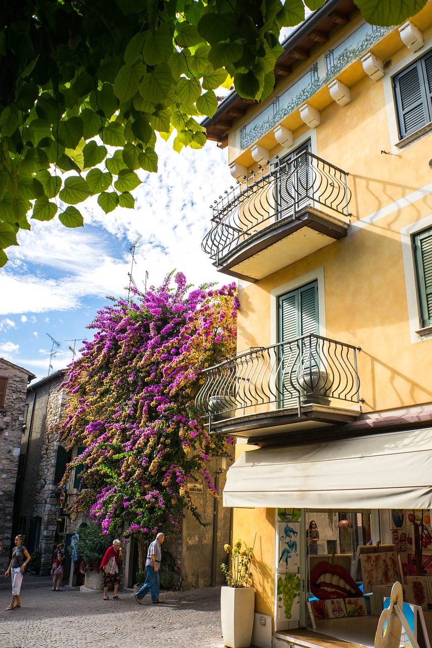 sirmione lake garda architecture free photo