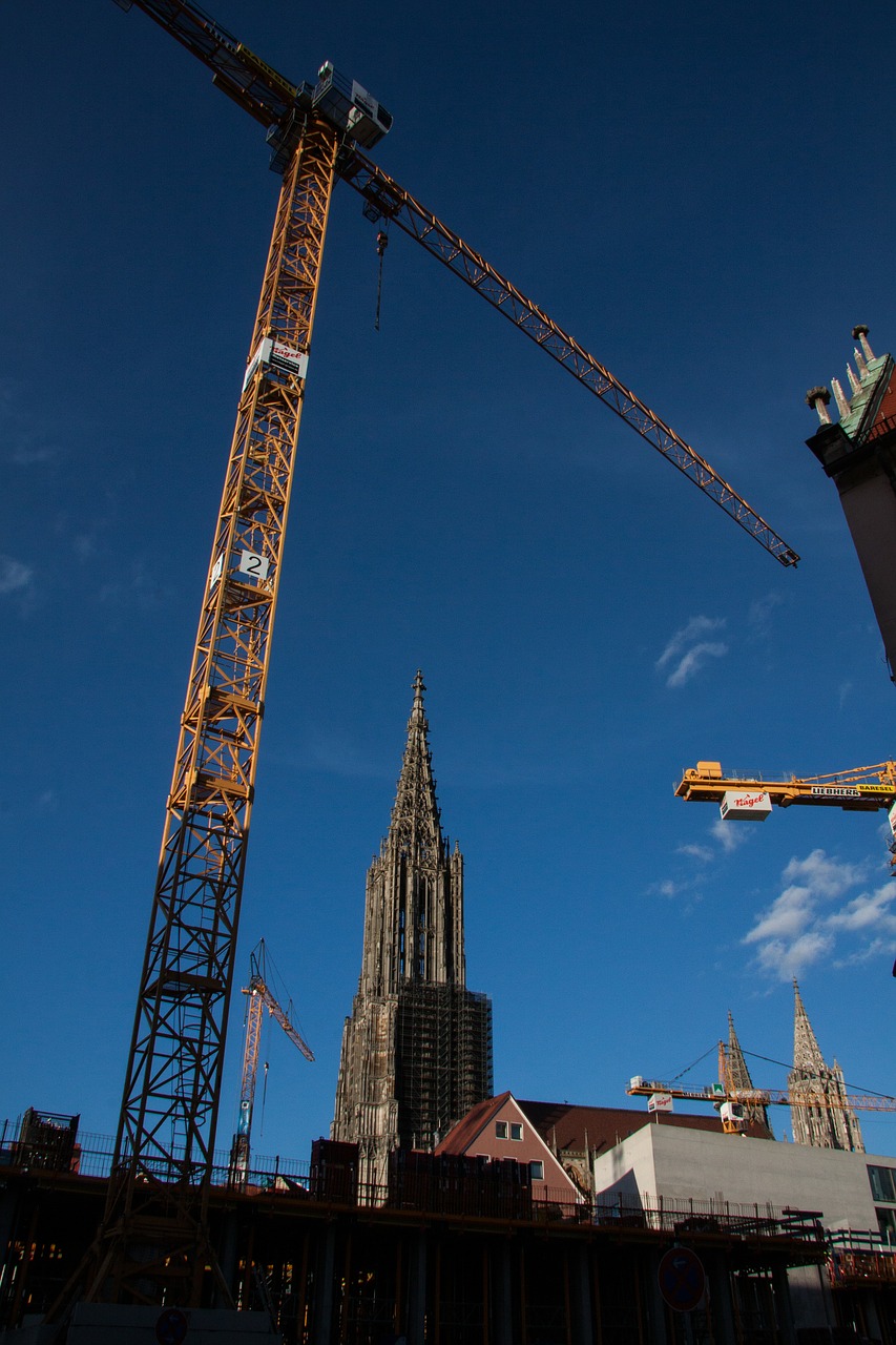 site cranes sky free photo