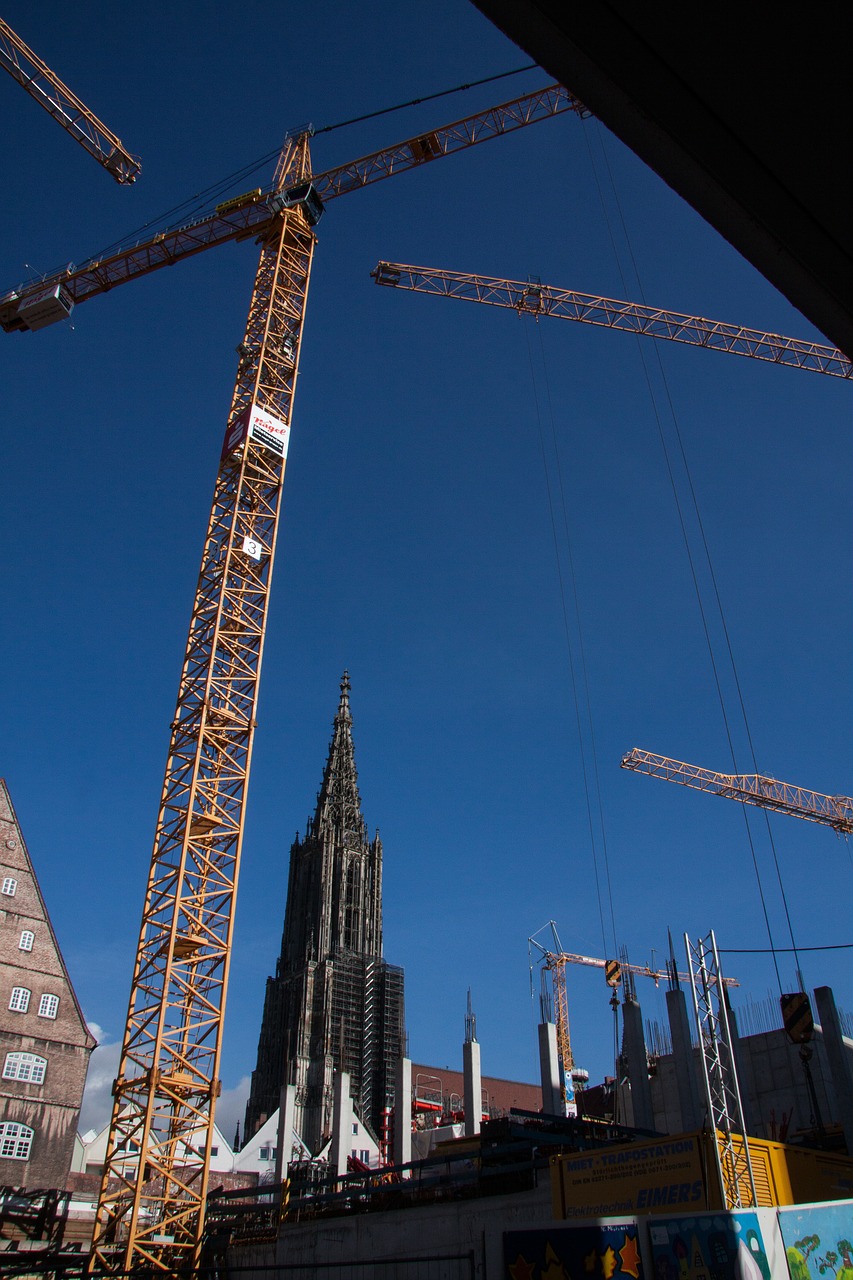 site cranes sky free photo