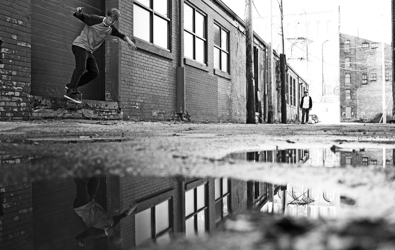 skate alley rain free photo