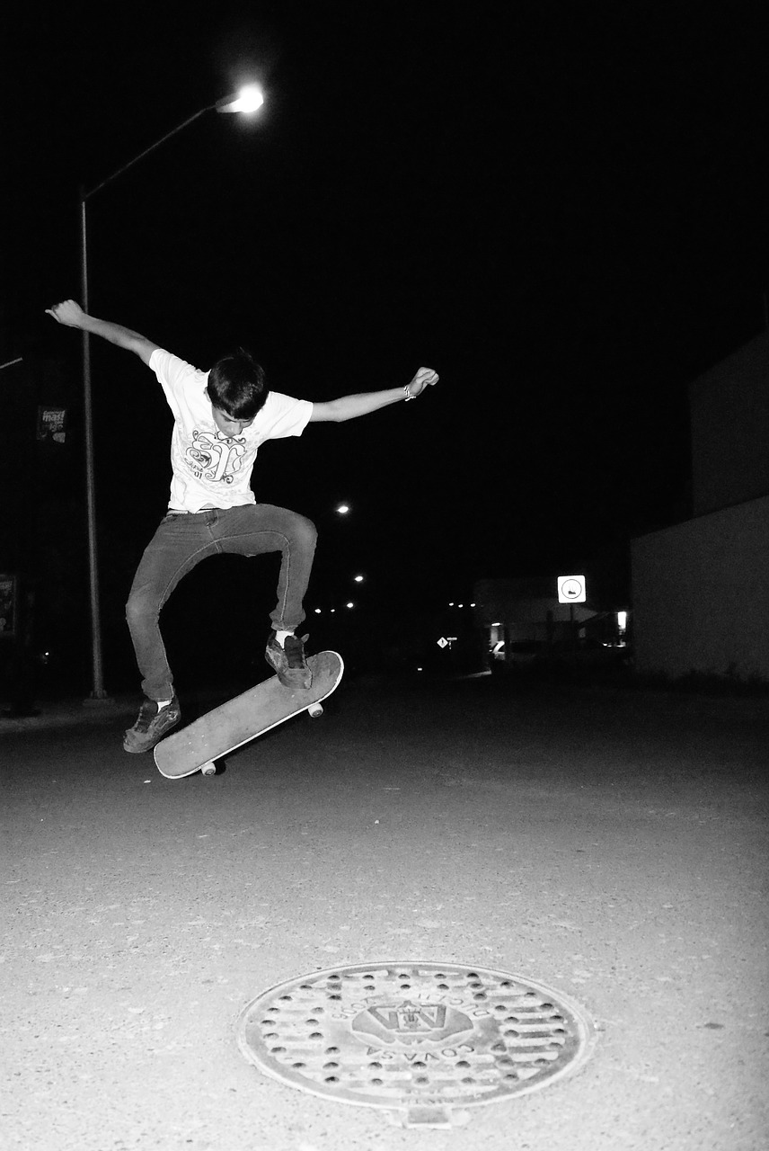 skate street night free photo
