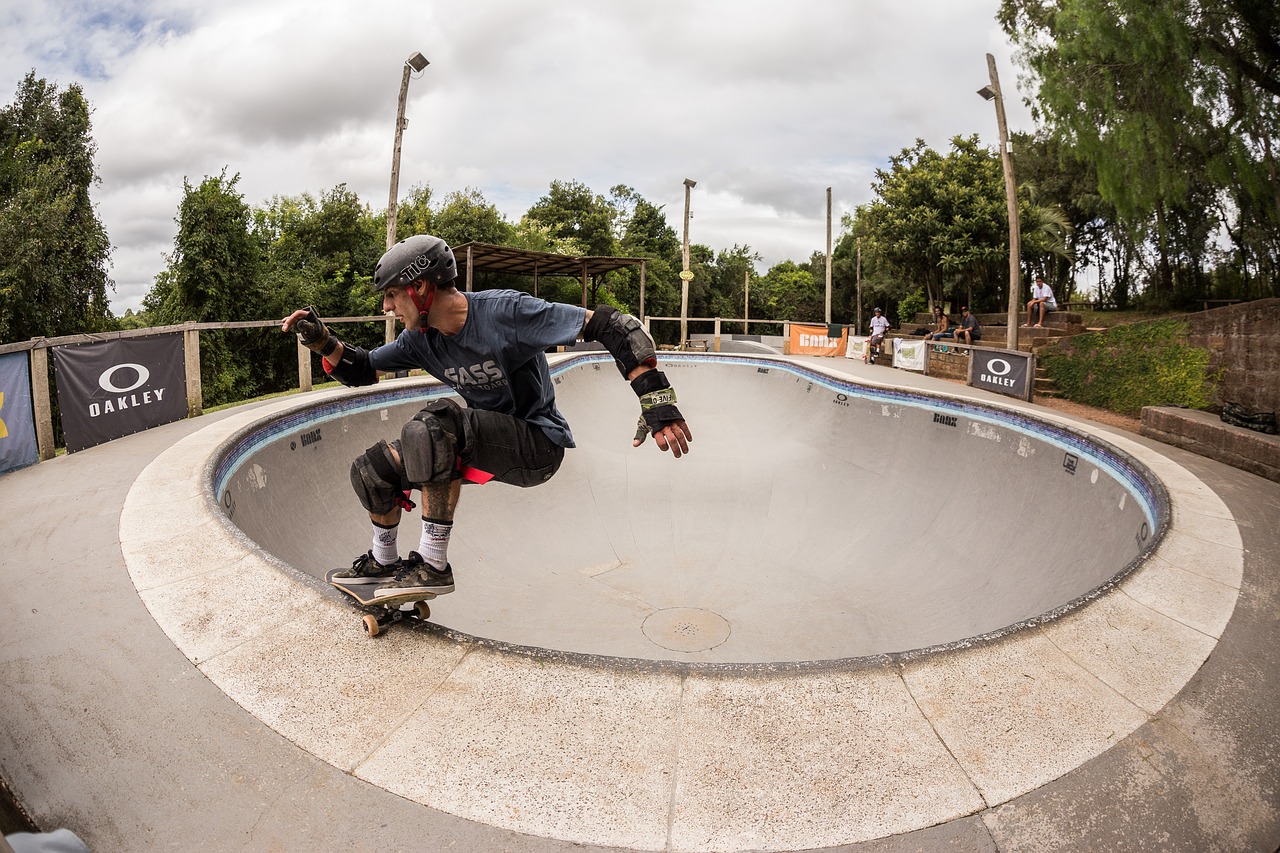 skateboard  skater  bowl free photo