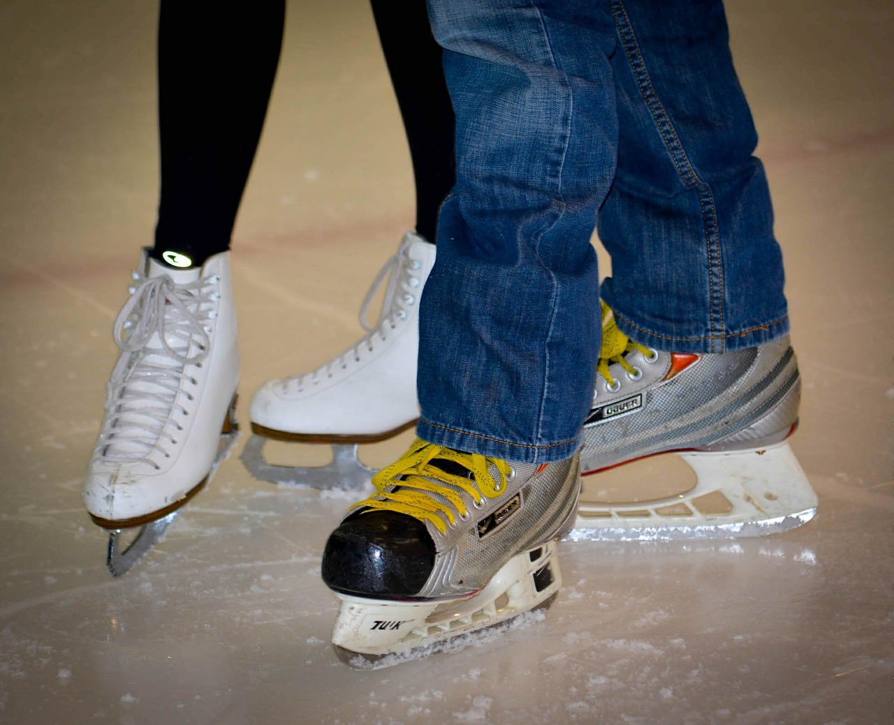 skates figure ice free photo