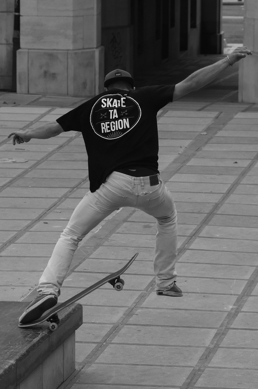 skating sports people free photo