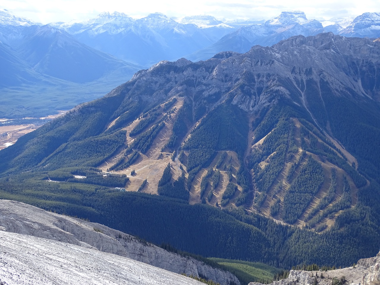 ski ski slopes mountain free photo