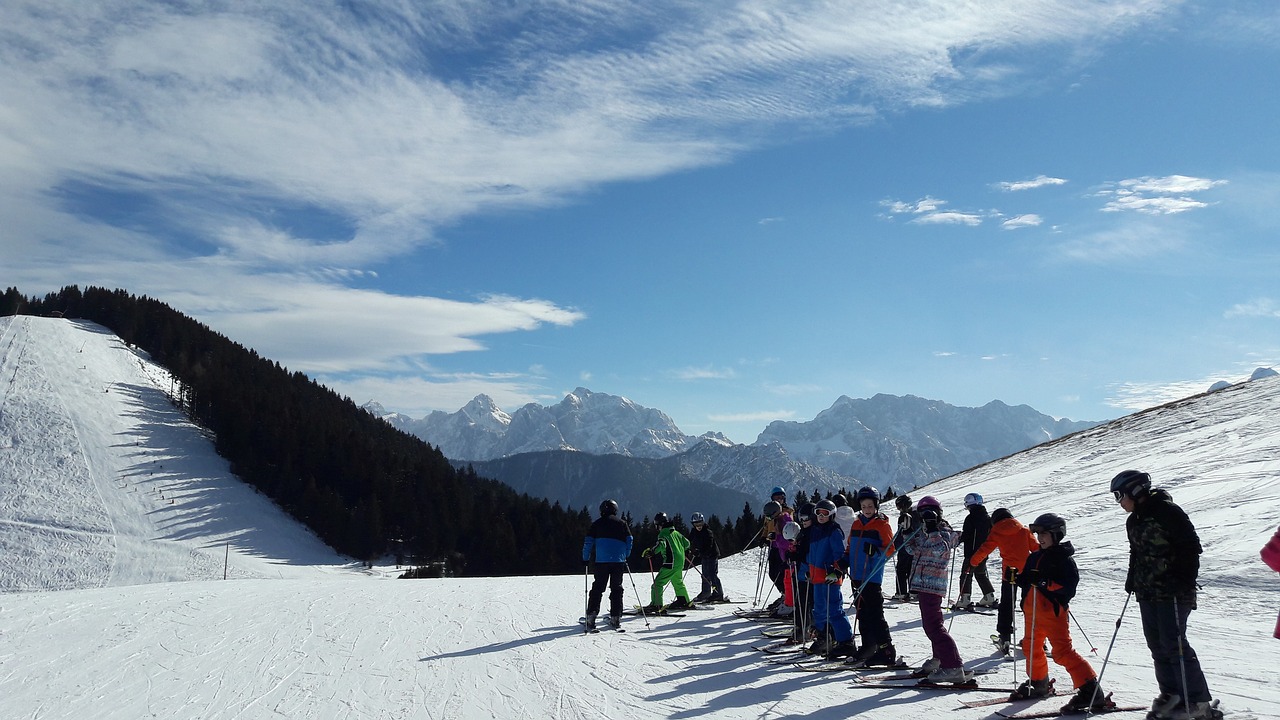 ski skiing winter sports free photo