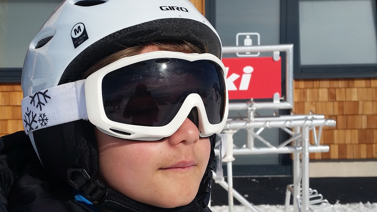 skiers child sporty free photo