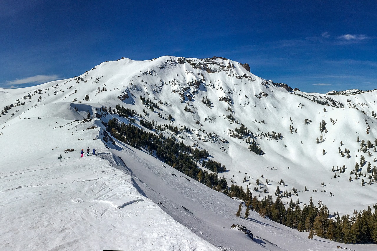 skiing mountain snow free photo