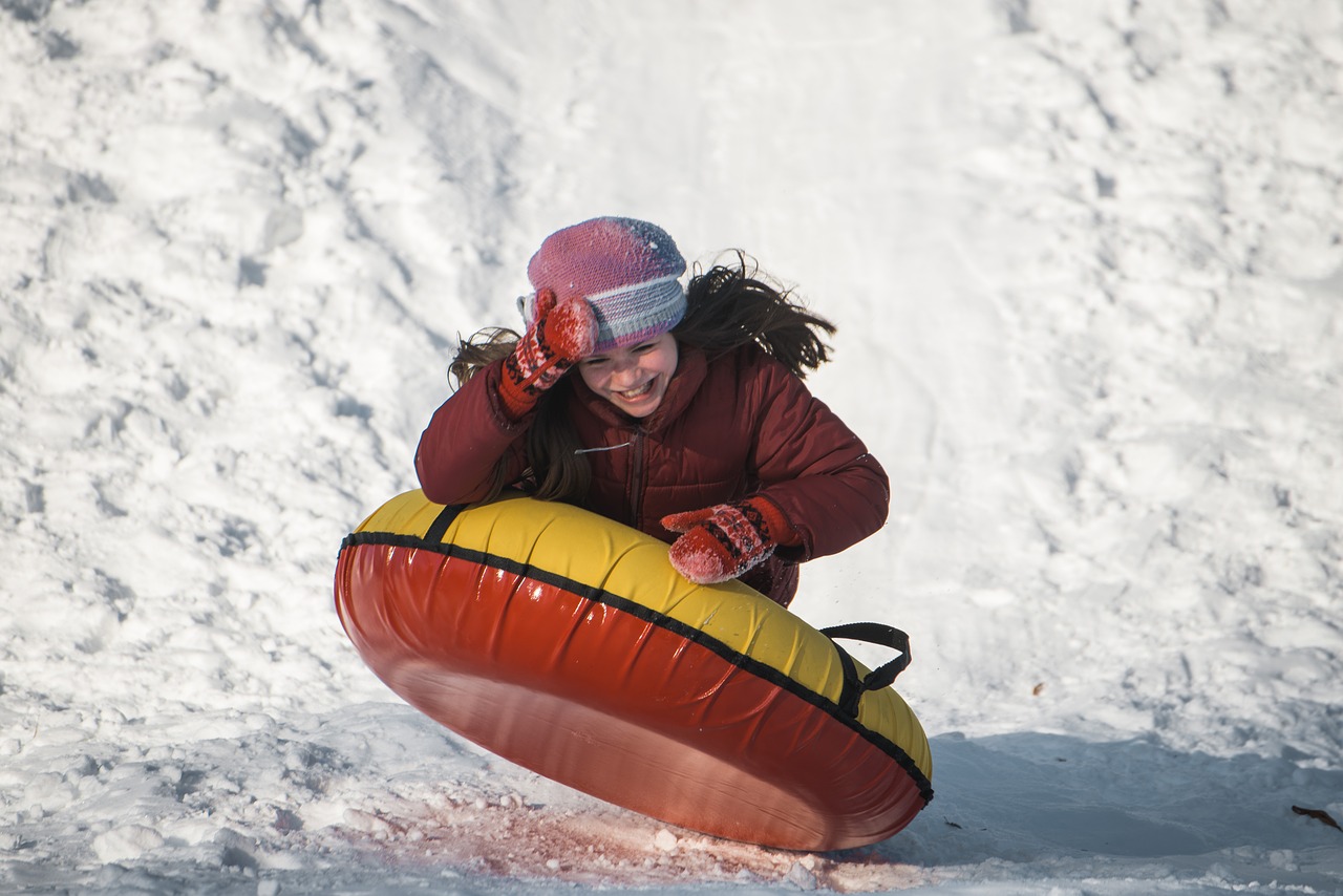 skiing  winter  snow free photo