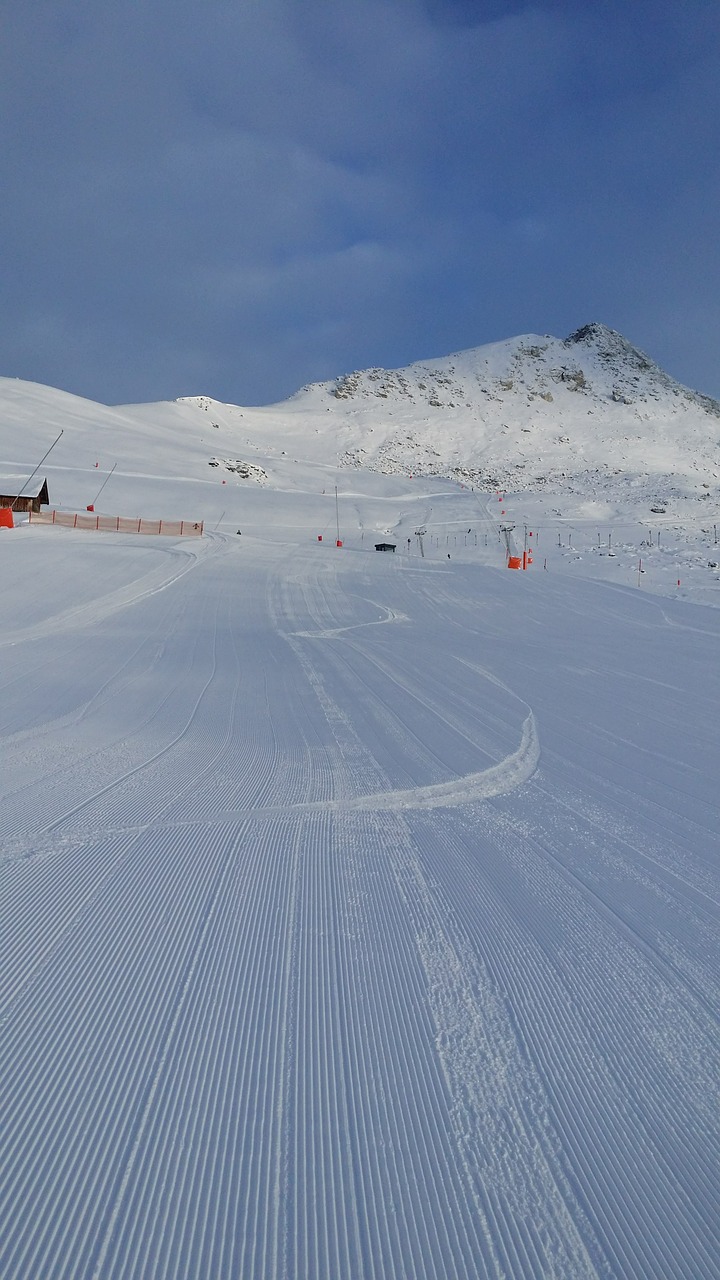 skiing winter sports snow free photo