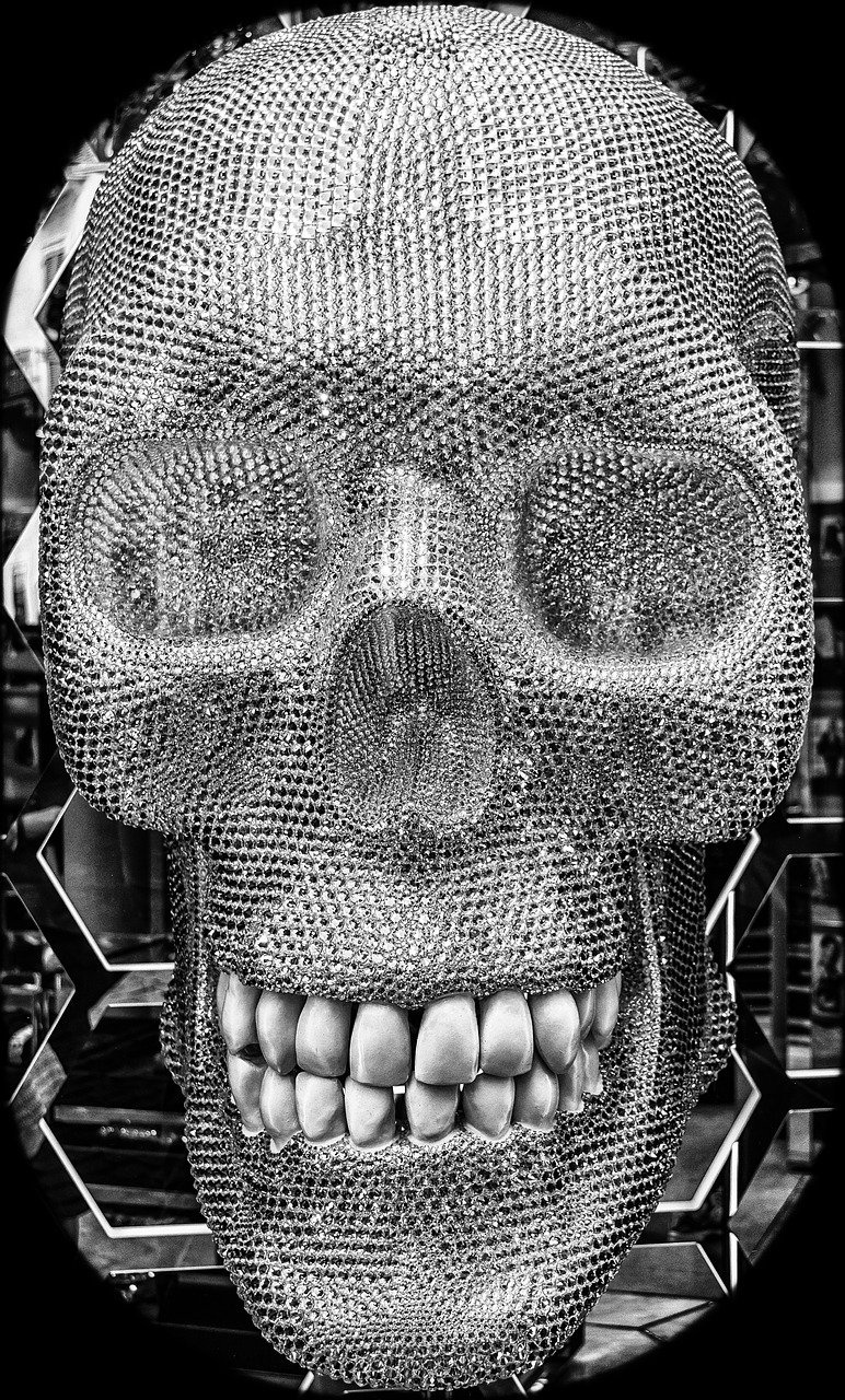 skull skull and crossbones tooth free photo