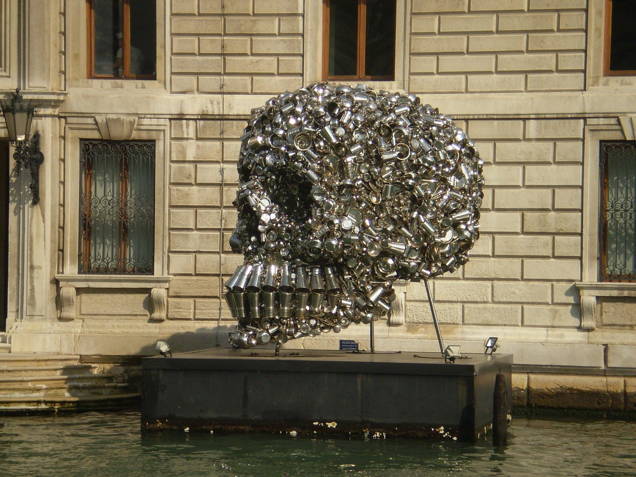 skull and crossbones art sculpture free photo