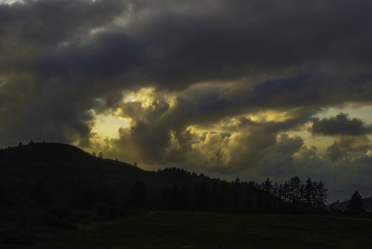 sky storm dark free photo