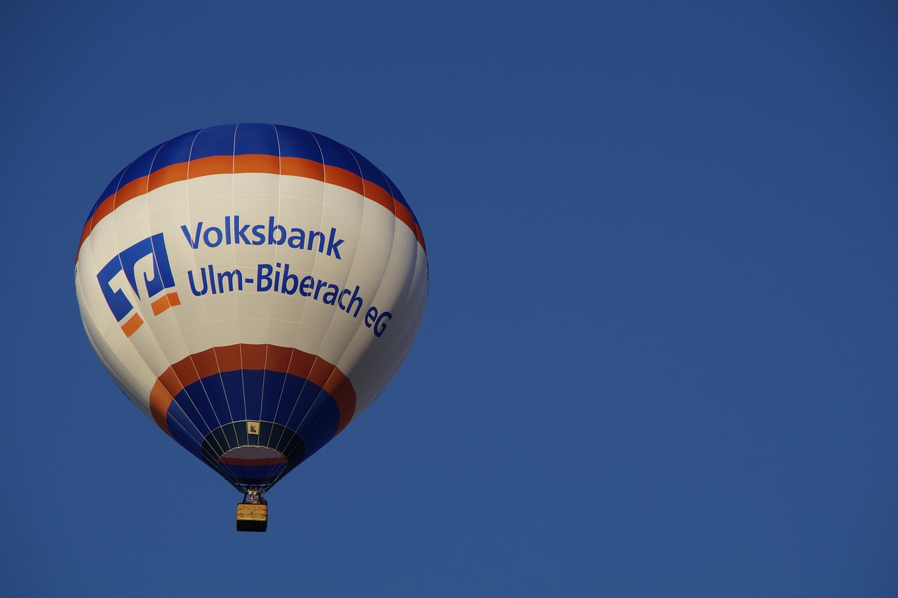 sky hot air balloon drive free photo