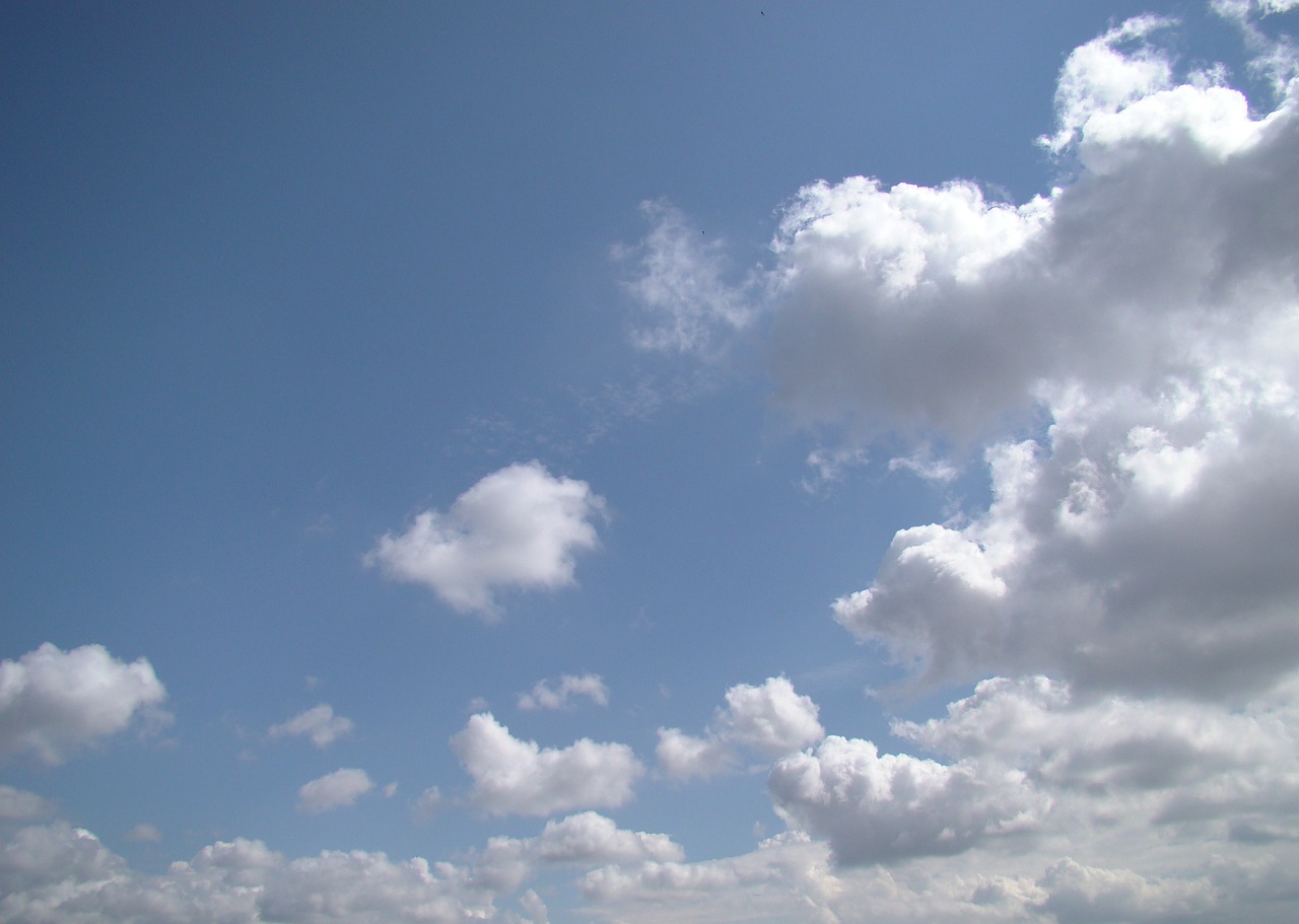 sky blue clouds free photo