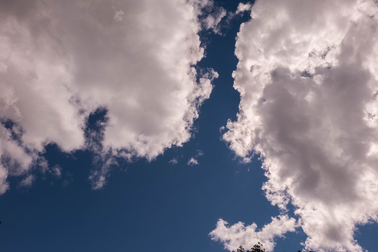 Sky is beautiful. Небо фото. Облака геометрия. Прогулки в небе. Рисунок удивительная красота неба 2 класс окружающий мир.