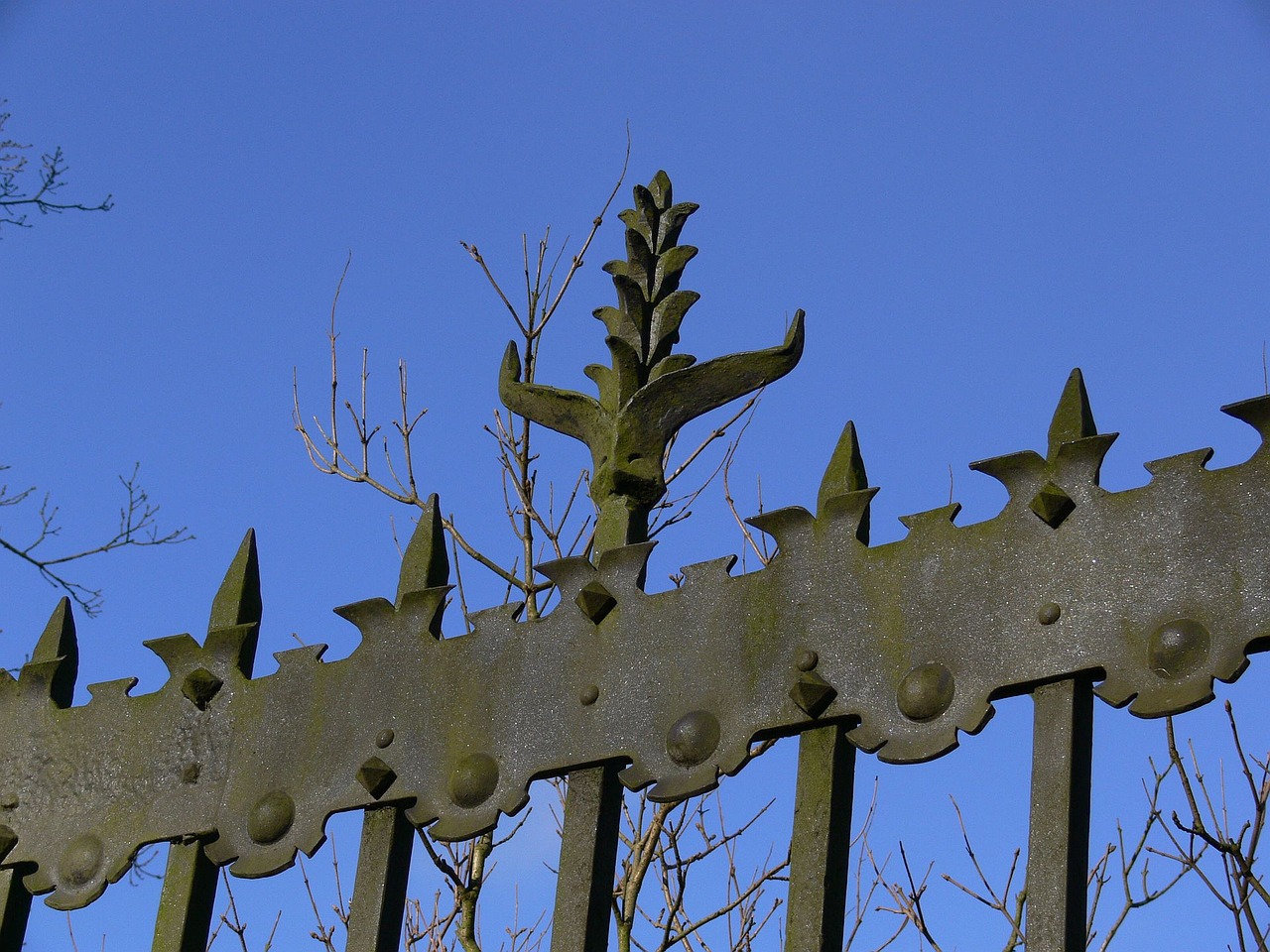 sky garden fence free photo