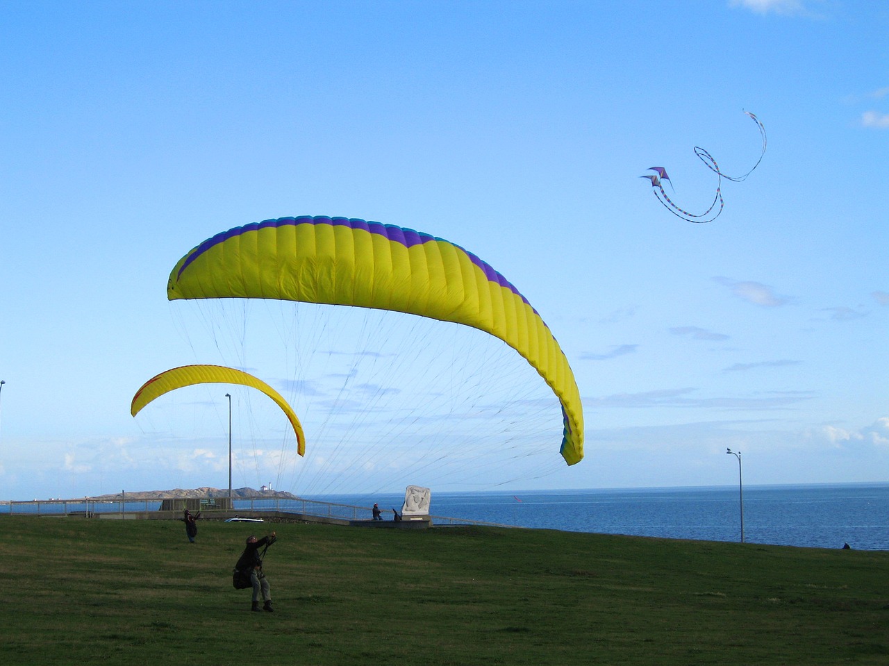 sky  parachute  wind free photo