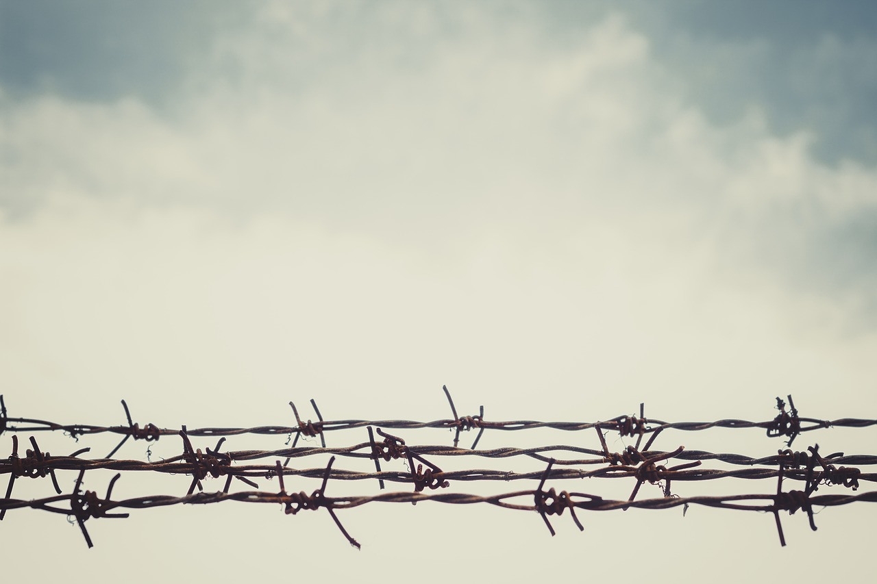 sky  barbed wire  fence free photo