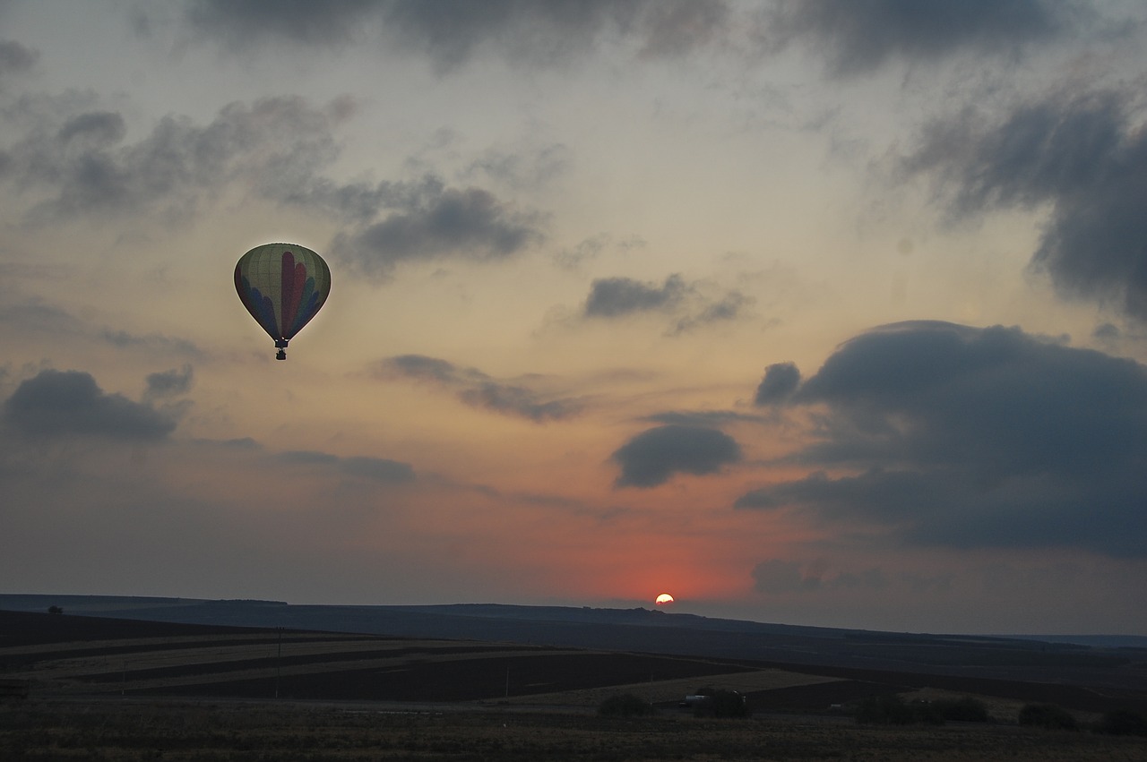 sky  dark  balloon free photo