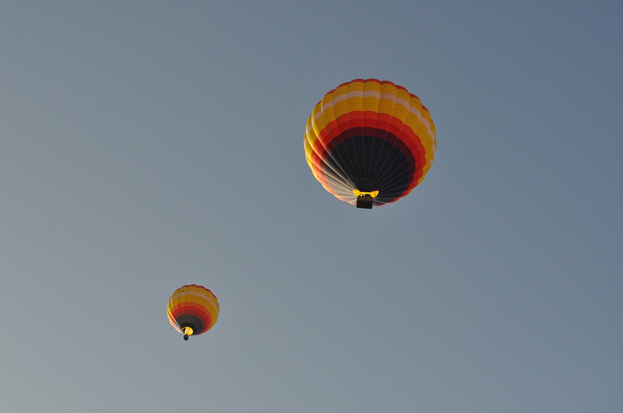sky hot-air ballooning freedom free photo