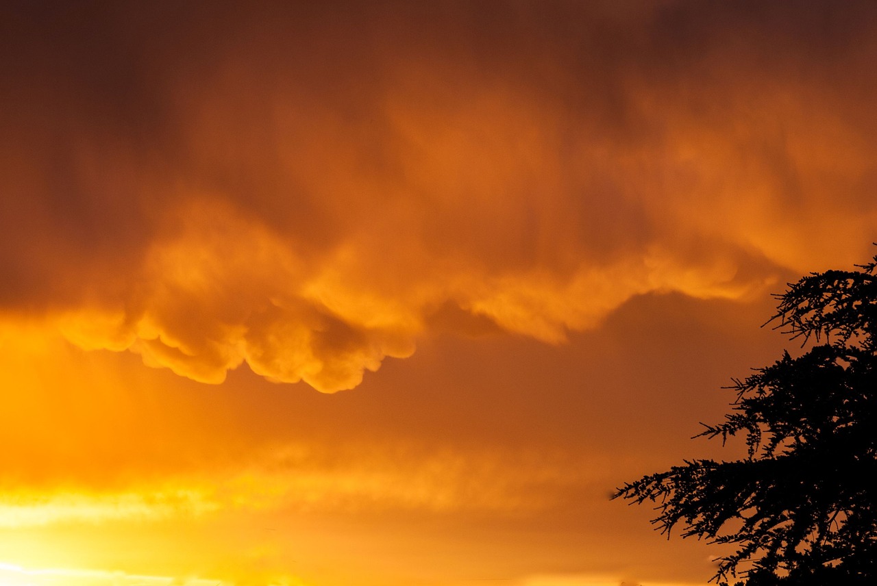 sky cloud thunderstorm free photo